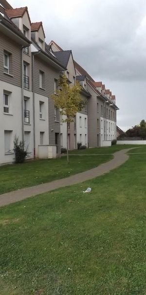 Location Appartement 4 pièces 93m² LONGUEAU 80330 - Photo 1