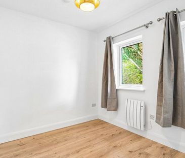 3 Heathfield, Monkstown, Co. Dublin., Co. Cork - Photo 6