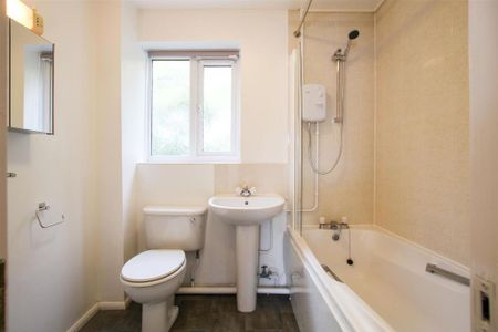 Studio to rent - Photo 5