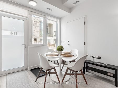 For Lease - 317 Broward Way Unit# 114, Innisfil, Ontario - Photo 4