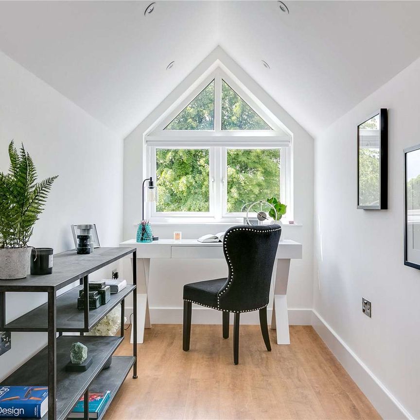 A unique and spacious one-bedroom flat forming part of this newly constructed exclusive development, located superbly for the extensive amenities of Ealing including West Ealing station. - Photo 1