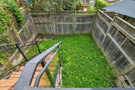 For Lease - 376A Wilmont Avenue, Carlingwood - Westboro and Area, Ontario - Photo 3
