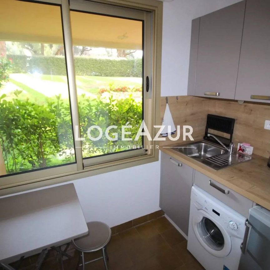 Location AppartementJuan-les-Pins - Photo 2