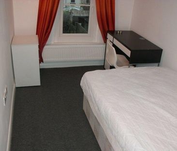 1 Bed - Victoria Street, Gillingham - Photo 6