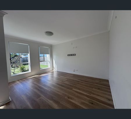 1/96 Bradman Way, Urangan, Qld 4655 - Photo 3