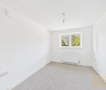 4 bedroom detached house to rent - Photo 6