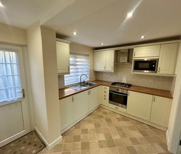 2 bedroom terraced house to rent - Photo 4