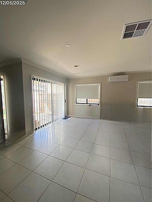 Fabulous 4Br Family Home in Point Cook! - Photo 1