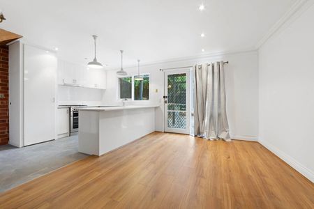 110 Rankins Road, Kensington VIC 3031 - Photo 3
