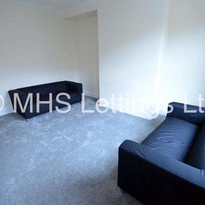 1 Bedroom Mid Terraced House for rent in Woodside Avenue - Photo 1