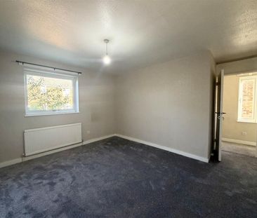 3 Bedroom House - End Terrace To Let - Photo 5