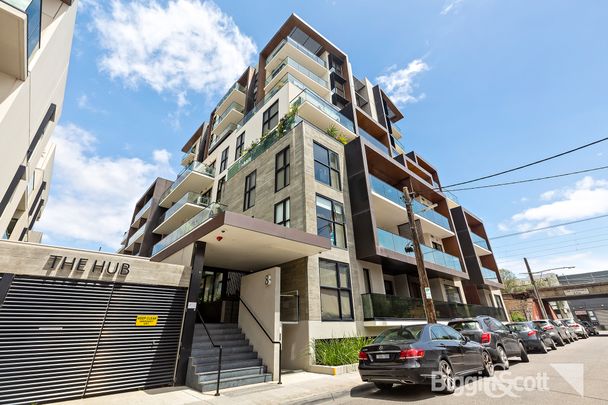 Urban Style Meets Everyday Comfort in Prime Richmond Spot - Photo 1