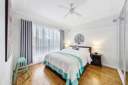 LOVELY TWO BEDROOM HOME - Photo 2