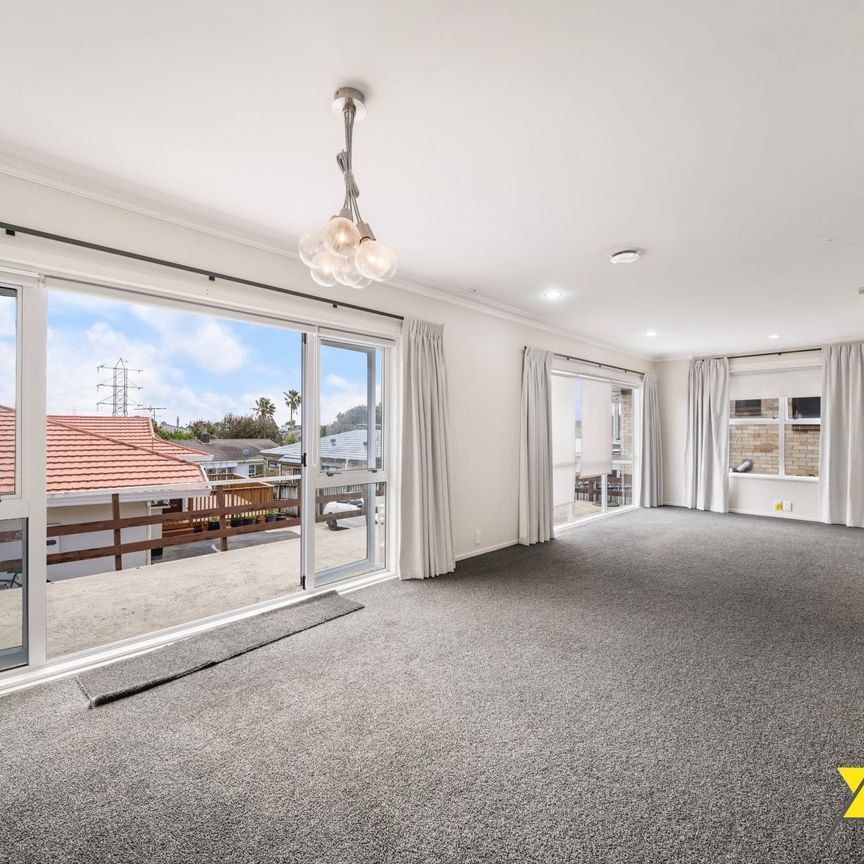 Warm, Practical Living in a Highly Convenient Location - Photo 1