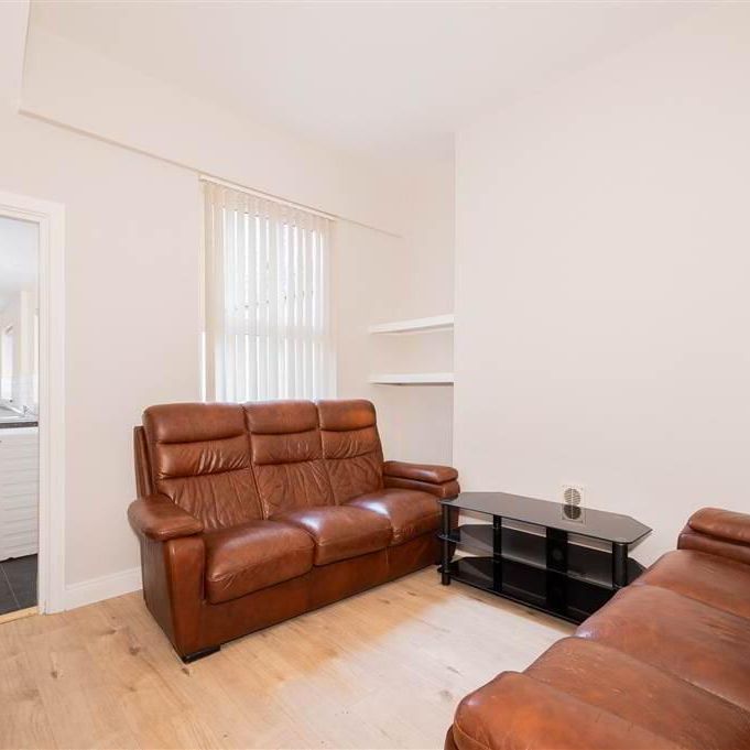 30 Tates Avenue , Belfast, Belfast, BT9 7BY - Photo 1