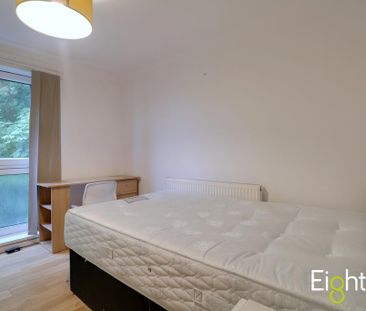 4 bedroom flat to rent - Photo 3