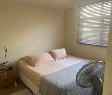 Elizabeth Bay - Photo 3