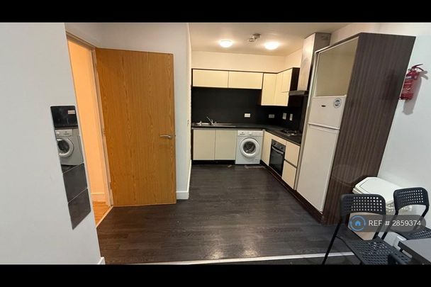 1 bedroom flat to rent - Photo 1
