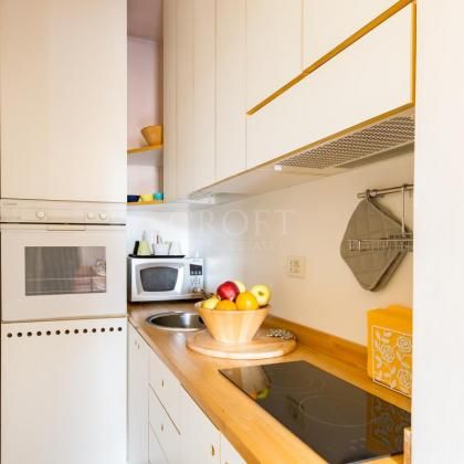 A Charming Penthouse with a Balcony in the Heart of Rome. In Residence with consierge, A/C , WIFI.Rif. #1946 - Photo 2