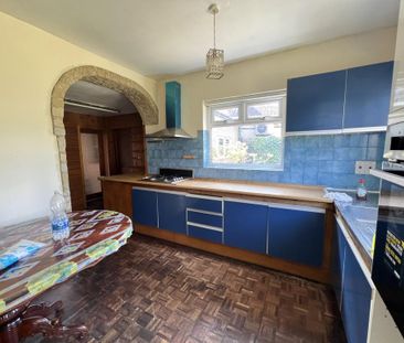 4 bedroom semi-detached house to rent - Photo 6