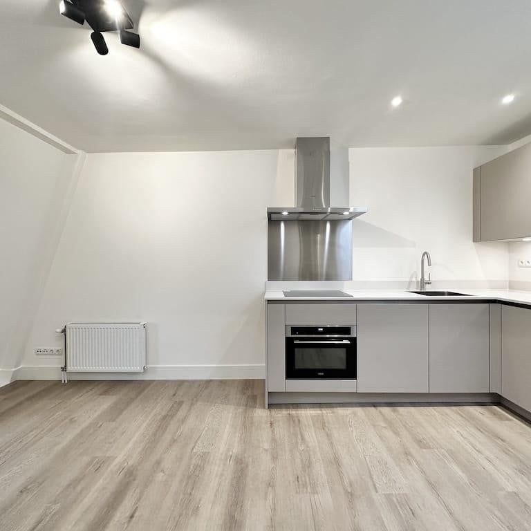 Te huur: Appartement Linnaeusstraat in Amsterdam - Photo 1