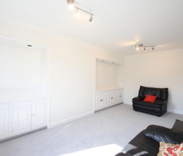 3 bedroom maisonette to rent - Photo 2