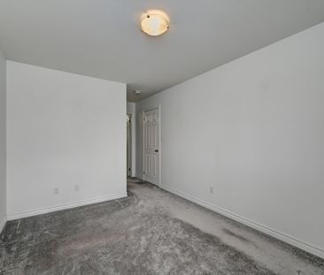 For Lease - 35 Woodedge Circle, Kitchener, Ontario - Photo 3