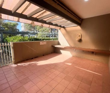 MODERN ONE BEDROOM PLUS STUDY - Photo 3