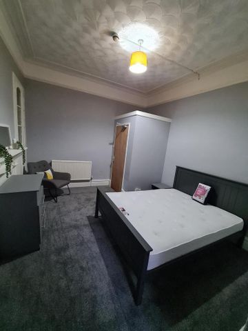 2 bedroom flat to rent - Photo 4