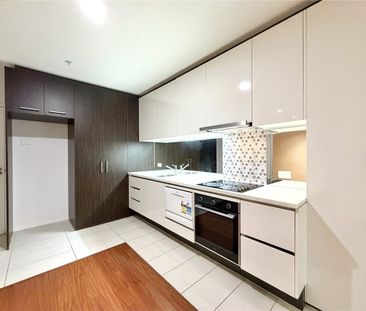 UNFURNISHED FLOORBOARD TWO BEDROOM LOCATED IN UPPER WEST SIDE - MEL... - Photo 4