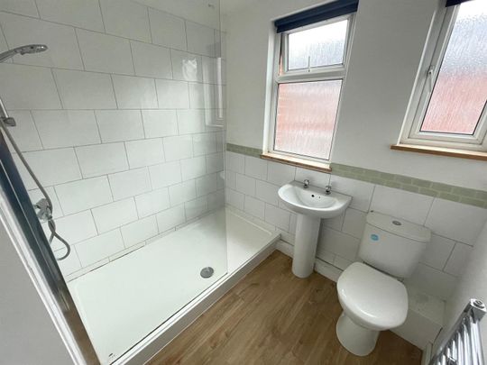 Headingley Mount, Headingley, Leeds LS6 3EW - Photo 1