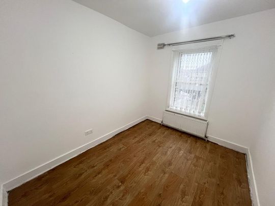 4 bedroom terraced house to rent - Photo 1