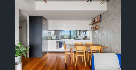 Stunning Sustainable 2-Bedroom Apartment in Nightingale Brunswick East - Photo 2