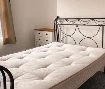 5 bedroom house to rent - Photo 2