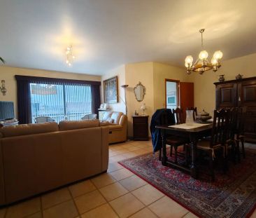 Ruim appartement met terras te Lokeren - Photo 1