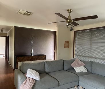 1/7 Gresham Court Golden Square VIC - Photo 2