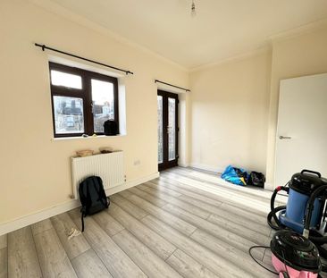 3 Bed Flat, Turnpike Lane, N8 - Photo 1