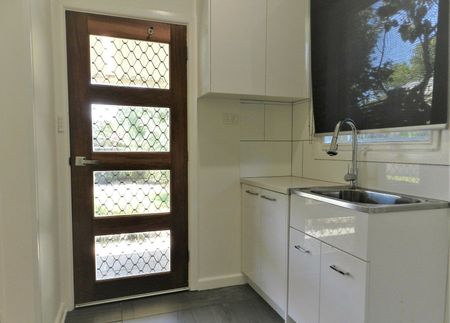 Great Family Home - Photo 4