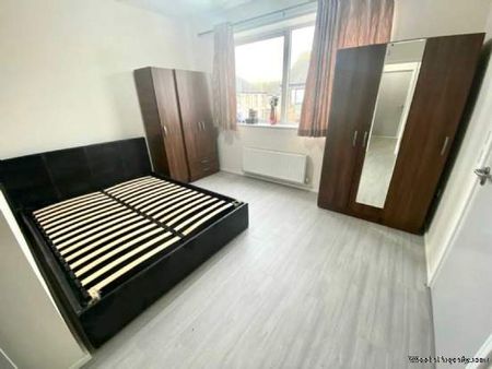 3 bedroom property to rent in Dagenham - Photo 5