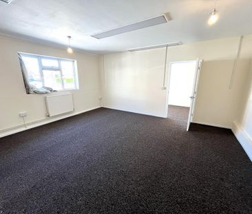 1 bedroom ground floor flat to rent - Photo 2