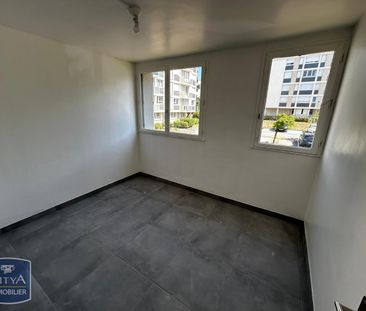 Location Appartement 4 pièces 69m² CHOLET 49300 - Photo 2