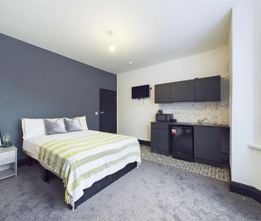 Studio to rent - Photo 3