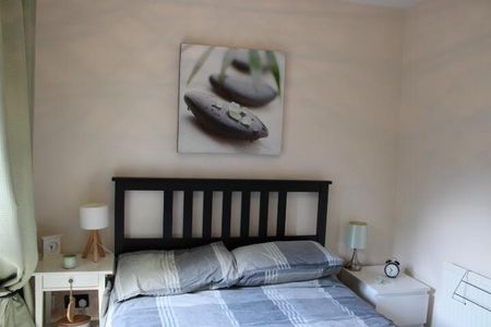 2 bedroom maisonette to rent - Photo 2