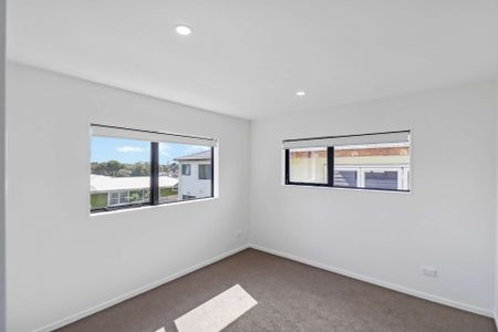 Stunning 5-Bedroom Home in Premium Papatoetoe Location! - Photo 4