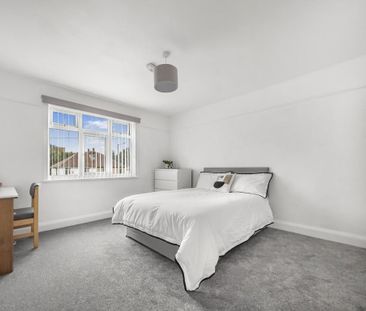 4 bedroom semi-detached house to rent - Photo 6