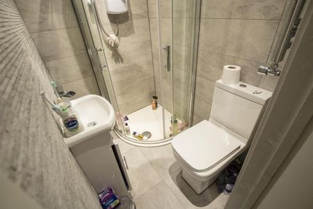 6 bedroom house to rent - Photo 4