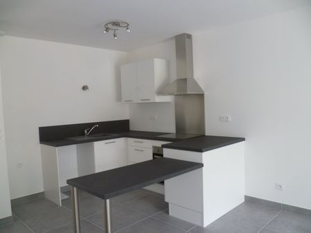 Location Maison 3 pièces 64m² YVOY LE MARRON 41600 - Photo 2