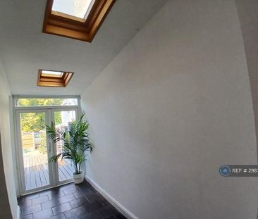 3 bedroom terraced house to rent - Photo 6