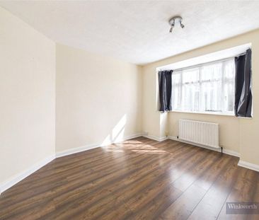 4 bedroom semi-detached house to rent - Photo 3