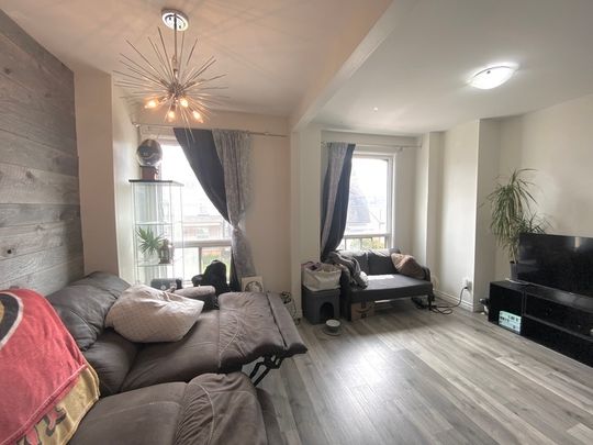 $1,699 / 2 br / 1 ba / 1100 sqft 33 Harvey St unit 1 - Photo 1